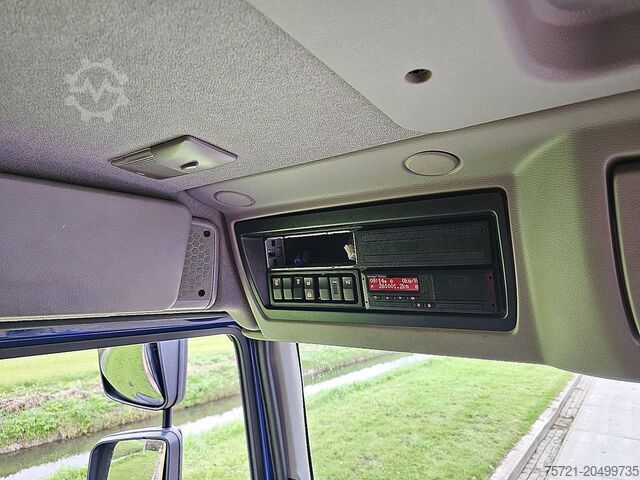 Suitcase RENAULT D 250 11.9T LIFT SIDE DOOR