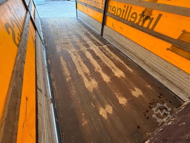 Flatbed truck with tarp Mercedes-Benz Atego 1530