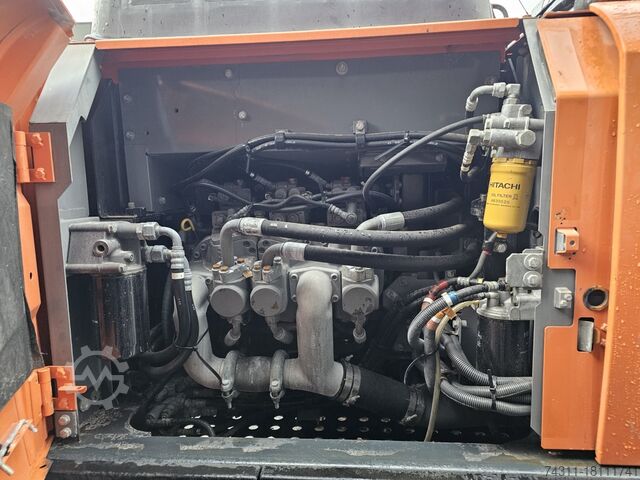 Mobile excavator hitachi zx210-6 labounty genesis msd2000r scrap shear fortress