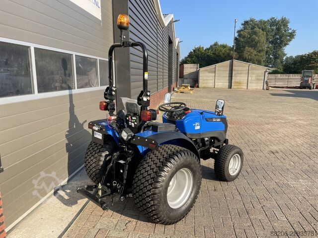 Solis 20 4WD (18.5 HP Mitsubishi) mini tractor NEW turf tires SOLIS 20 4WD (18.5 PK mitsubishi) minitractor NIEUW gazonbanden
