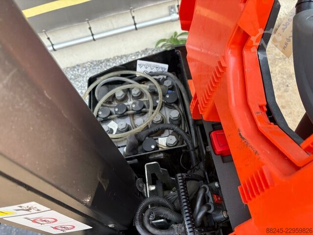 VS-23130 Electric stacker BT SWE080L with initial lift BT SWE080L