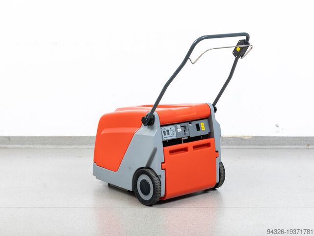 Sweepmer Hako B 500 NEW BATTERIES Hako Sweepmaster B 500 - 2017y - 2400m²/h
