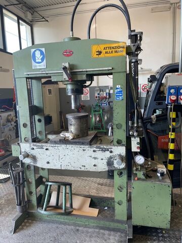 100 TON straightening press OMCN 164 RM