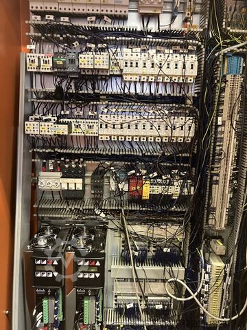 Surface grinding machine Reinecker RS500 +robot