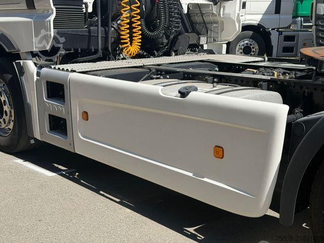 Standard tractor unit MAN TGX 18.510 XXL Intarder 2 Tanks ACC LGS Alcoa