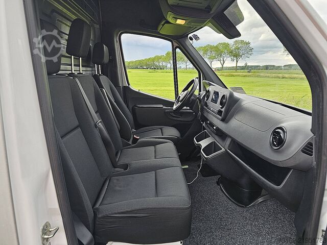 High-roof van MERCEDES-BENZ SPRINTER 316 L2H2 Mbux Automaat!