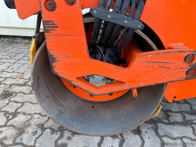 Walzenzug HAMM HD8VV / 2016 BJ / 1.078 H / 1.580 KG