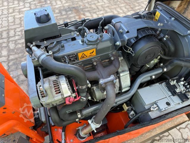 Walzenzug HAMM HD8VV / 2016 BJ / 1.078 H / 1.580 KG