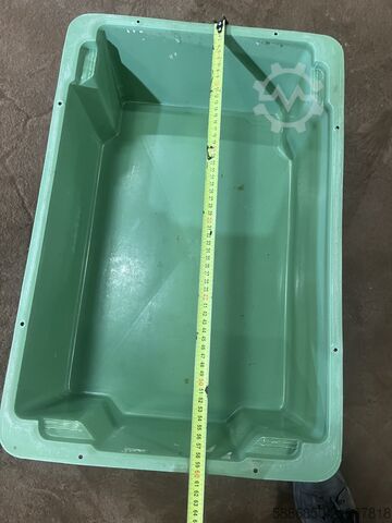 Robust plastic boxes/crates  