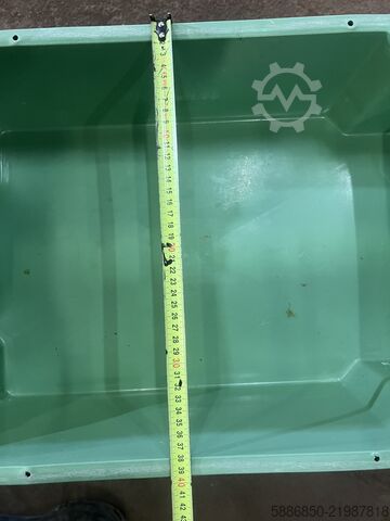 Robust plastic boxes/crates  