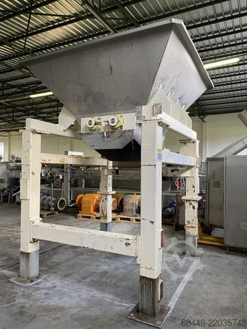 Product supply bunker + spiral screw Heckmann Product aanvoerbunker + Opvoervijzel