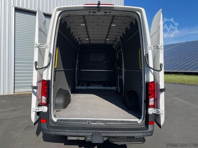 Kastenwagen hoch VW Crafter 35 L4H3 NAVI AHK RFK oh. Schäden