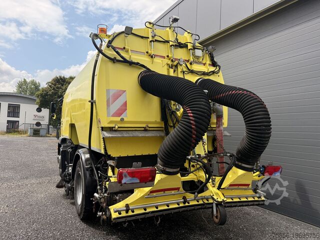 Sweeper MAN 18.250 Nothelfer Kobit K7 HD und Flächensaugung