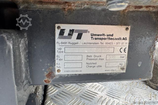 Abrollkipper VOLVO FH-520 8x4 UT-Saurier AHK