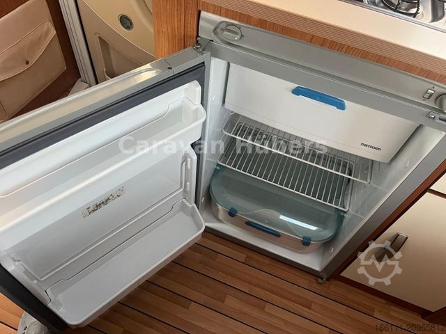 Semi-integrated camper XGO Coupe 300 - Festbett -  - Solar -