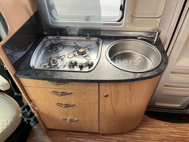 Alcove camper BÜRSTNER Levanto A 640 - Festbett - Garage - Tempomat -