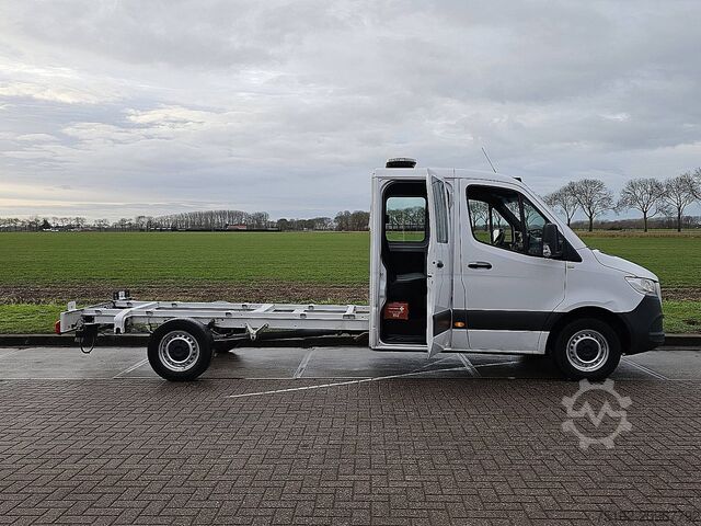 Chassis with cab MERCEDES-BENZ SPRINTER 319 L3 Chassis Dub Cab