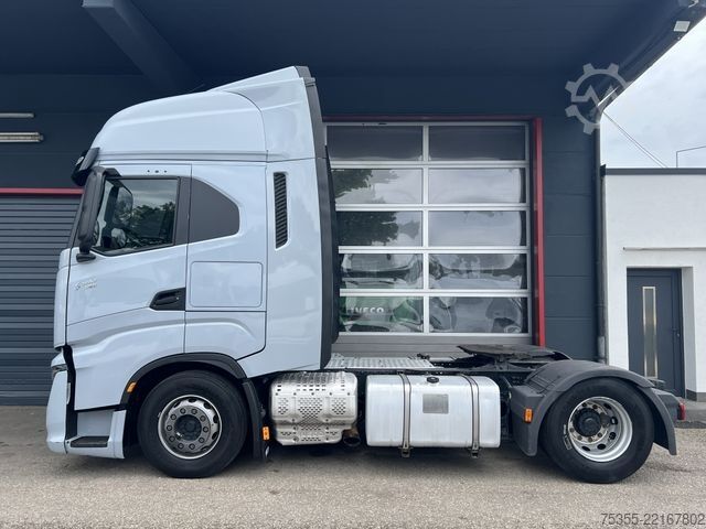 Standard SZM IVECO S-WAY AS440S48 ACC Intader NAVI 2xTank Leder E6d