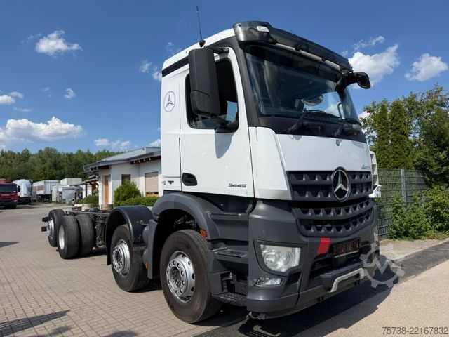 LKW-Fahrgestell MERCEDES-BENZ Arocs 3445 Fahrgestell 8X2/RECHTSLENKER/Retarder