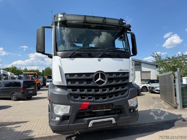 LKW-Fahrgestell MERCEDES-BENZ Arocs 3445 Fahrgestell 8X2/RECHTSLENKER/Retarder