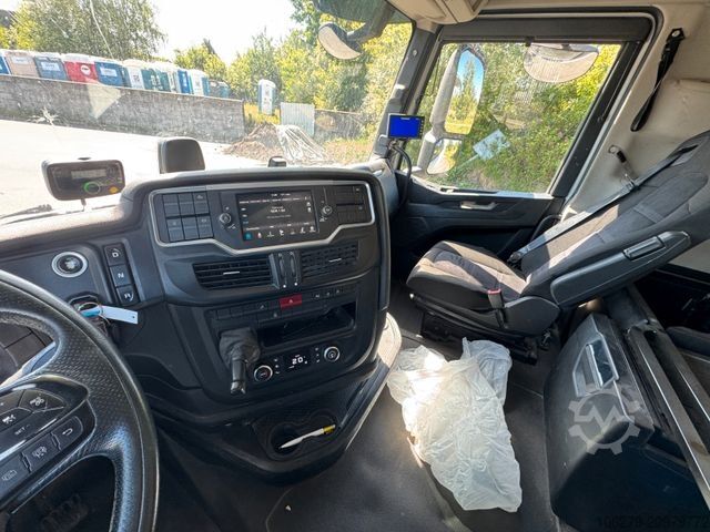 Standard tractor unit IVECO AS 440 ST/P LNG / Kipphydraulik