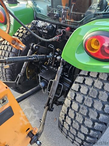 Winter maintenance equipment John Deere 3720