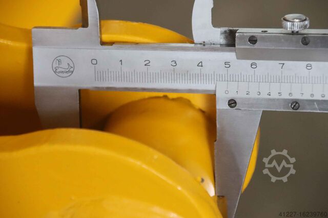 Radladeraufnahme unbekannt Aufnahme 680 bis 730 mm / Ø 50 mm