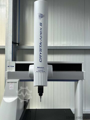 Coordinate measuring machine Mitutoyo Crysta Apex S 776