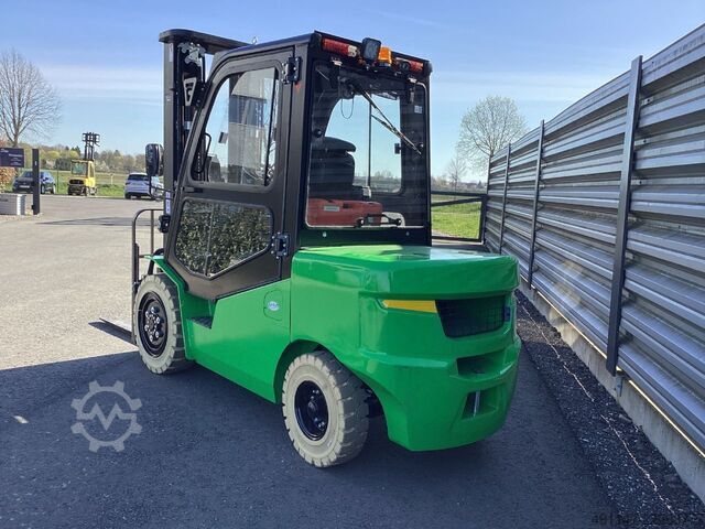 Electric 4-wheel forklift Noblelift CPD38A T4800