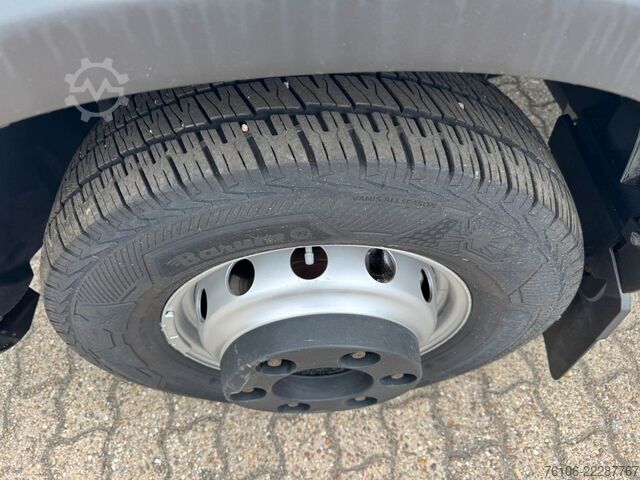 Transporter mit Koffer IVECO Daily 72C18 Hi Matic Koffer mit Ladebordwand