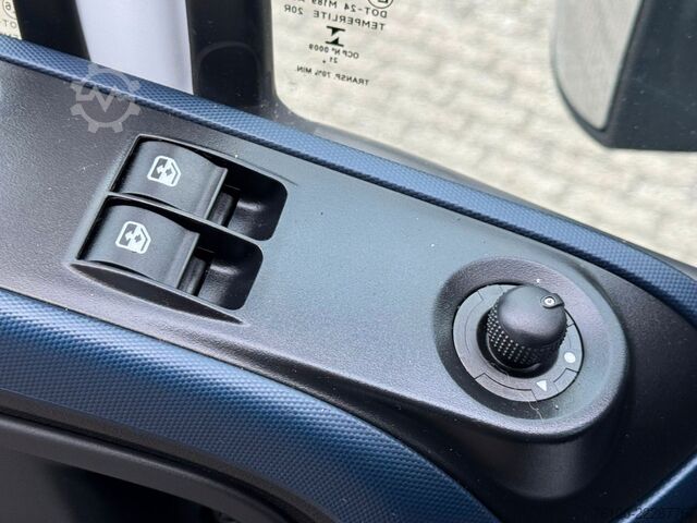 Transporter mit Koffer IVECO Daily 72C18 Hi Matic Koffer mit Ladebordwand