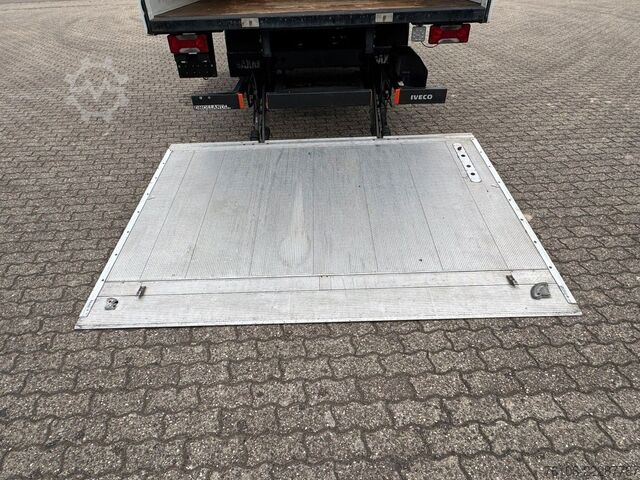 Transporter mit Koffer IVECO Daily 72C18 Hi Matic Koffer mit Ladebordwand