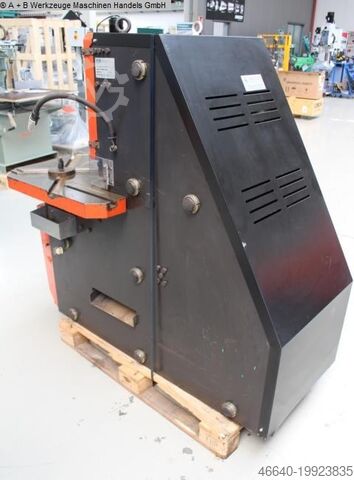 Notching Machine FIM / AMADA VERSA 204