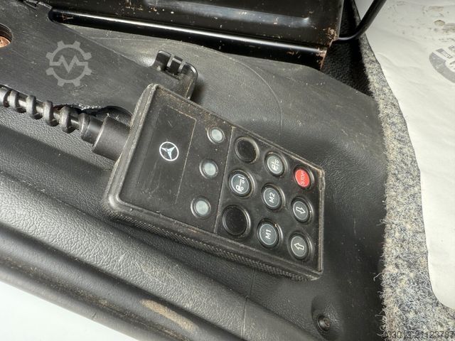 Kehrmaschine MERCEDES-BENZ Axor 1833 Kehrmaschine VAL?air HD 200 Bar - 9 m³