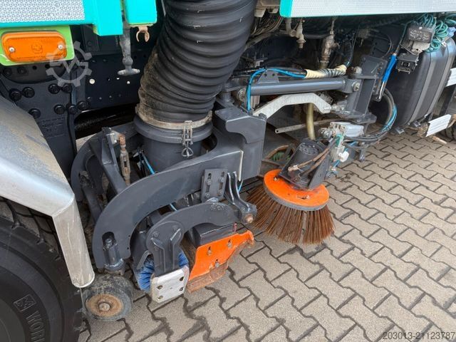 Kehrmaschine MERCEDES-BENZ Axor 1833 Kehrmaschine VAL?air HD 200 Bar - 9 m³