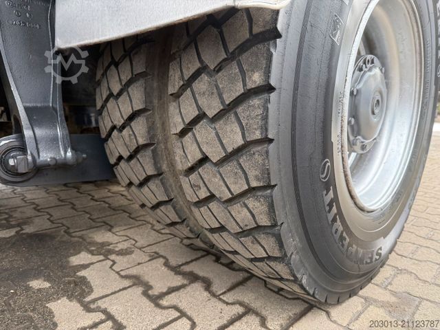 Kehrmaschine MERCEDES-BENZ Axor 1833 Kehrmaschine VAL?air HD 200 Bar - 9 m³