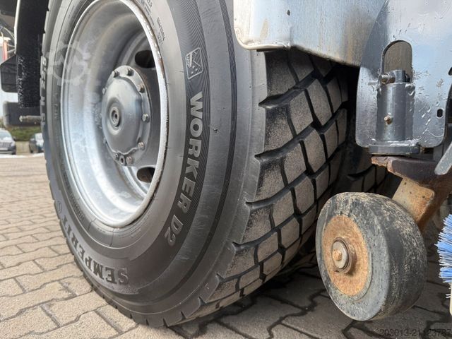 Kehrmaschine MERCEDES-BENZ Axor 1833 Kehrmaschine VAL?air HD 200 Bar - 9 m³