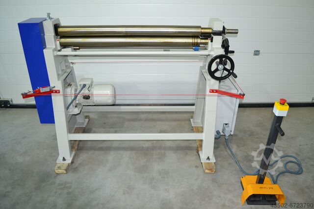 Drei-Walzen-Rundbiegemaschine Binmak 1250x90-2,5