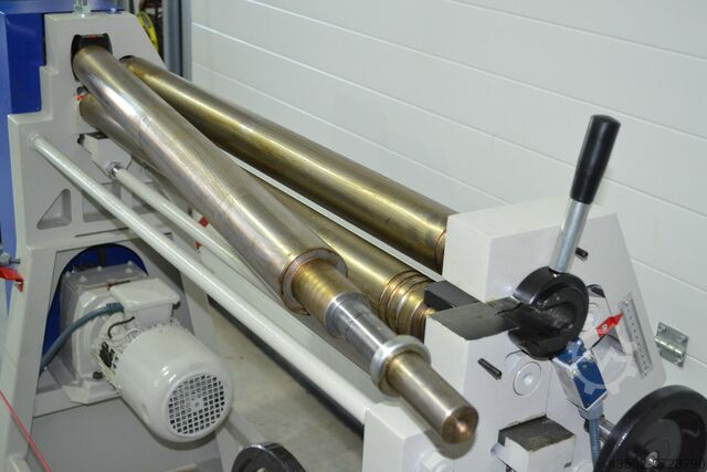 Drei-Walzen-Rundbiegemaschine Binmak 1250x90-2,5