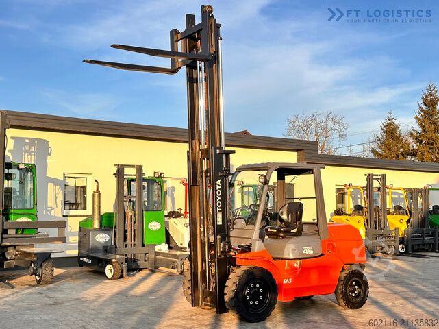 Gabelstapler Toyota 42-4FD40 / DIESEL / 4500KG / DUPLEX / FO