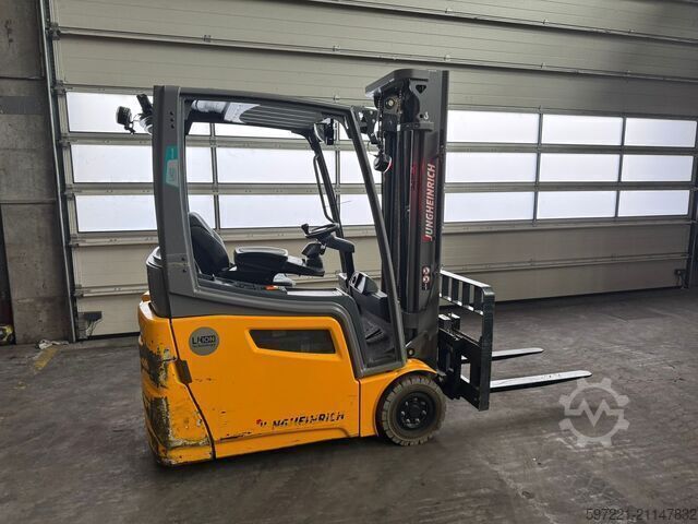 Electric - 3 wheels Jungheinrich EFG216k Triplex Lithium