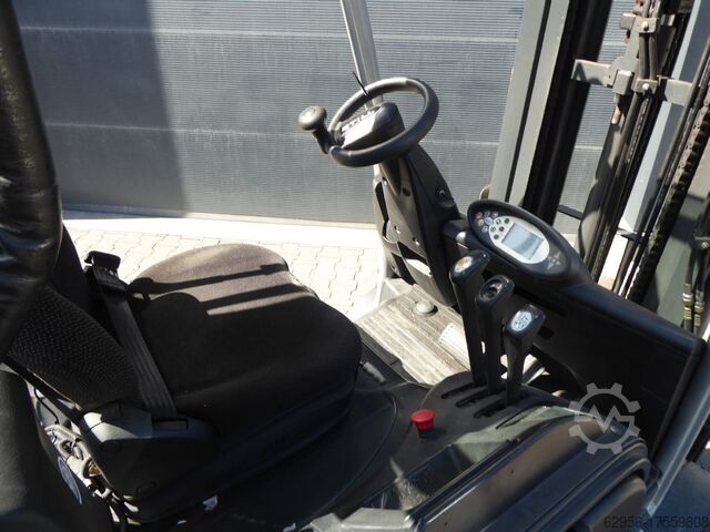 Electric 4-wheel forklift Still RX60-25