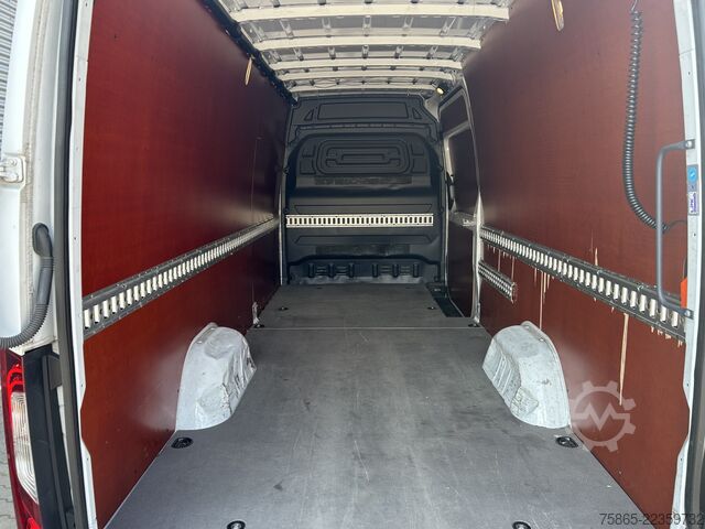 Delivery van Mercedes-Benz Sprinter 319 1.9 CDI / L3 H2 / Loadlift 500 kg ...