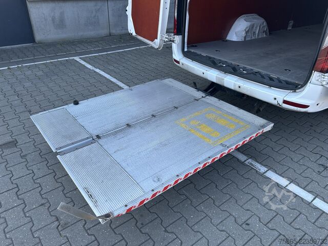 Delivery van Mercedes-Benz Sprinter 319 1.9 CDI / L3 H2 / Loadlift 500 kg ...