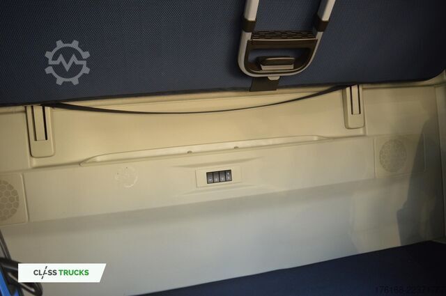 Standard tractor unit VOLVO FH 500 Globetrotter XL Varios
