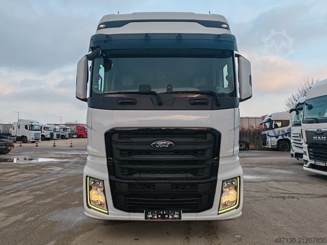 Standard tractor unit FORD F-MAX 500