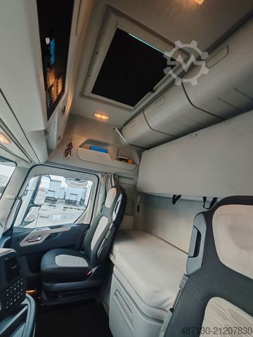 Standard tractor unit FORD F-MAX 500