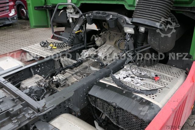 Volumen SZM MERCEDES-BENZ 1848 Actros 5 L Retarder 2-Tanks Brandschaden