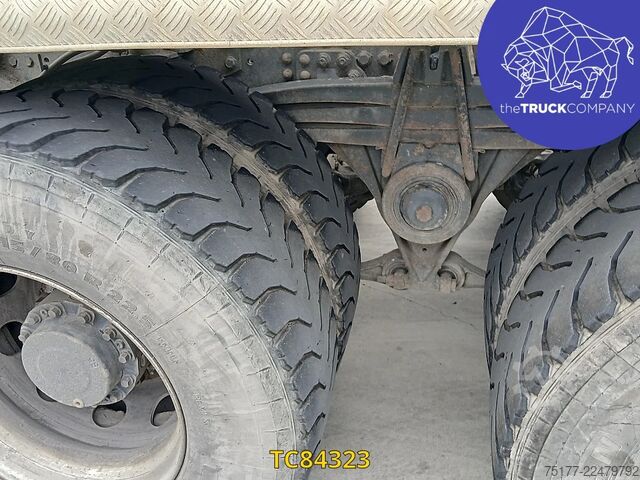 Container transportation Renault Kerax