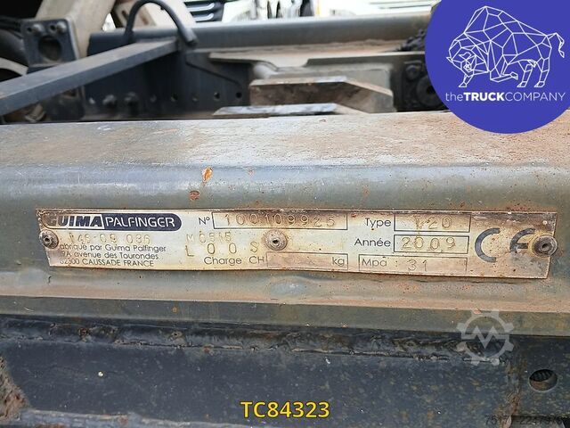 Container transportation Renault Kerax